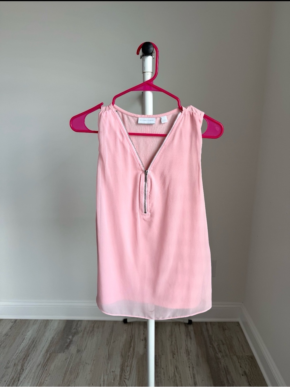 Pink New York and Company top